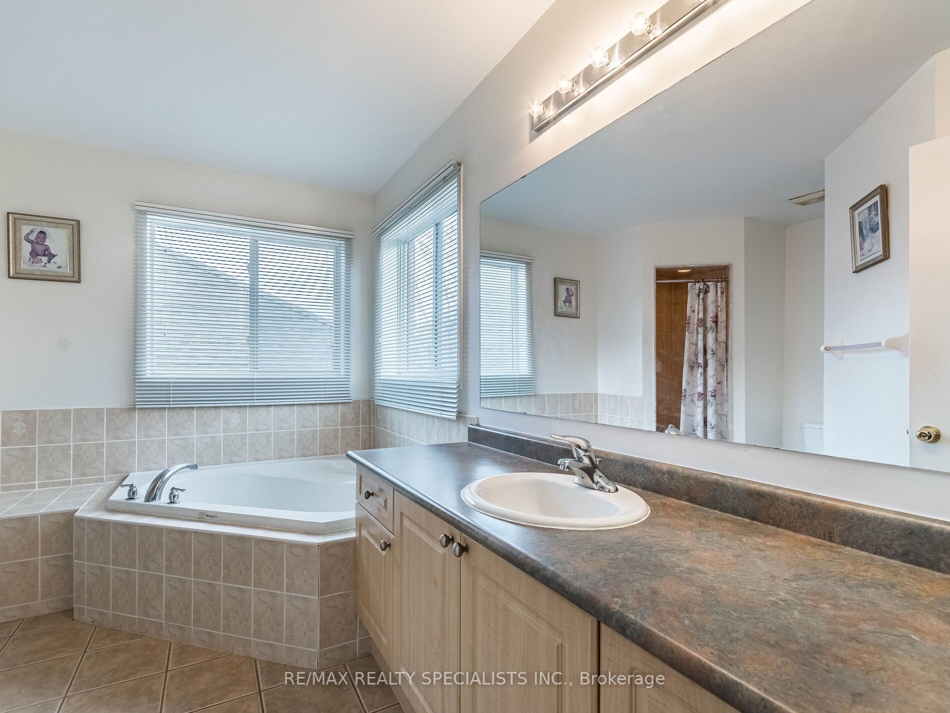 18 Tregate Cres
