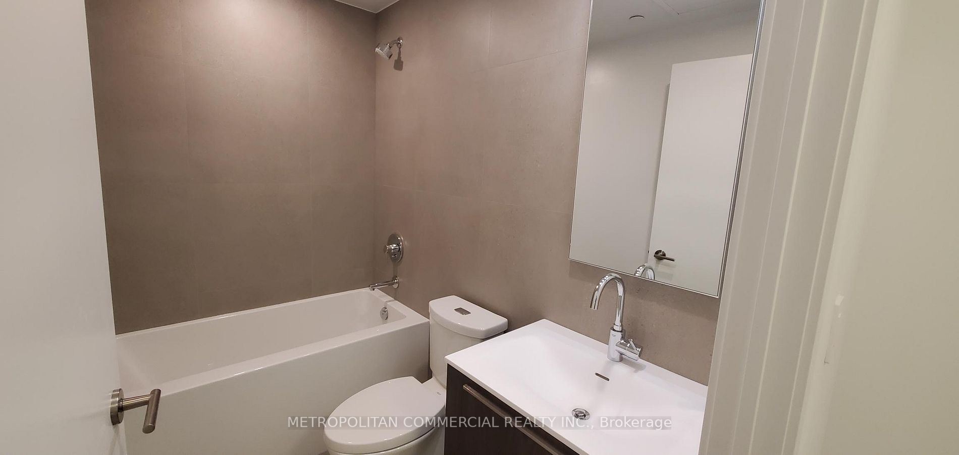 2720 Dundas St W, #212