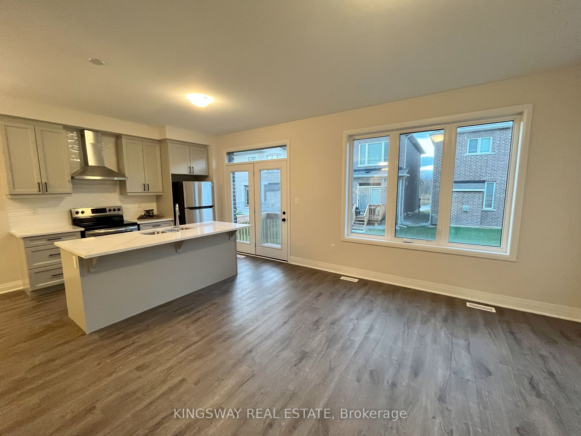 1744 Thames Circ