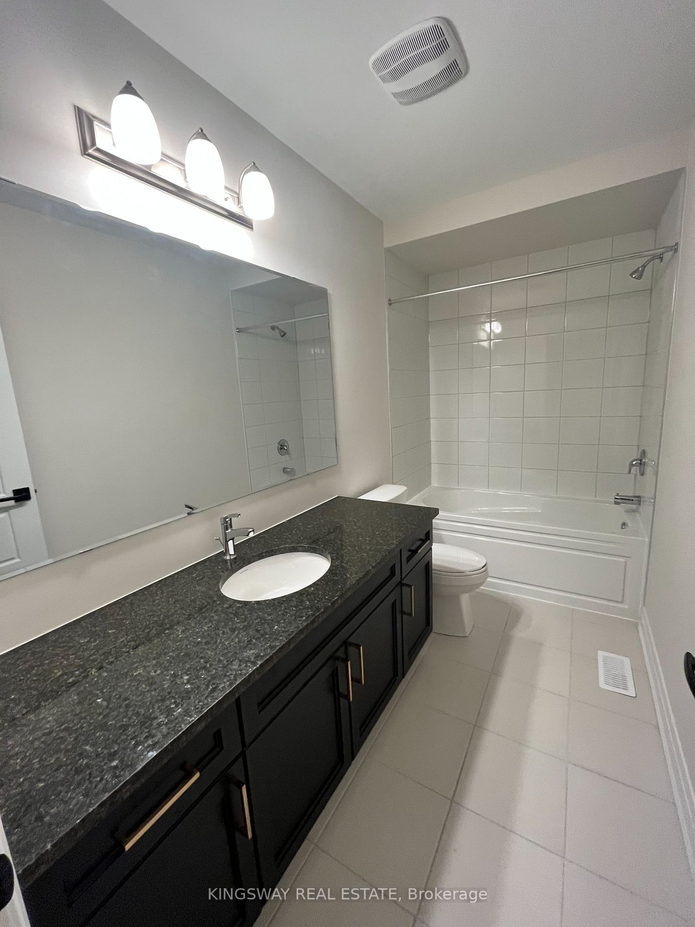 1744 Thames Circ