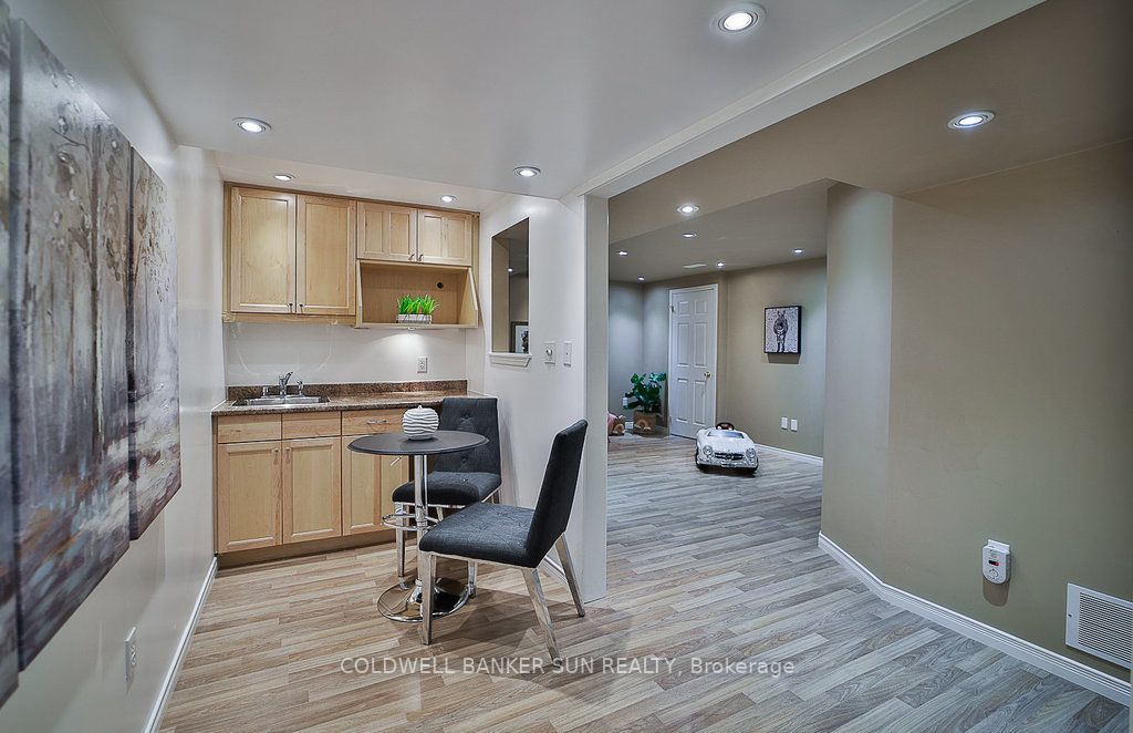 836 Trudeau Dr