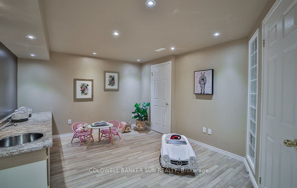 836 Trudeau Dr