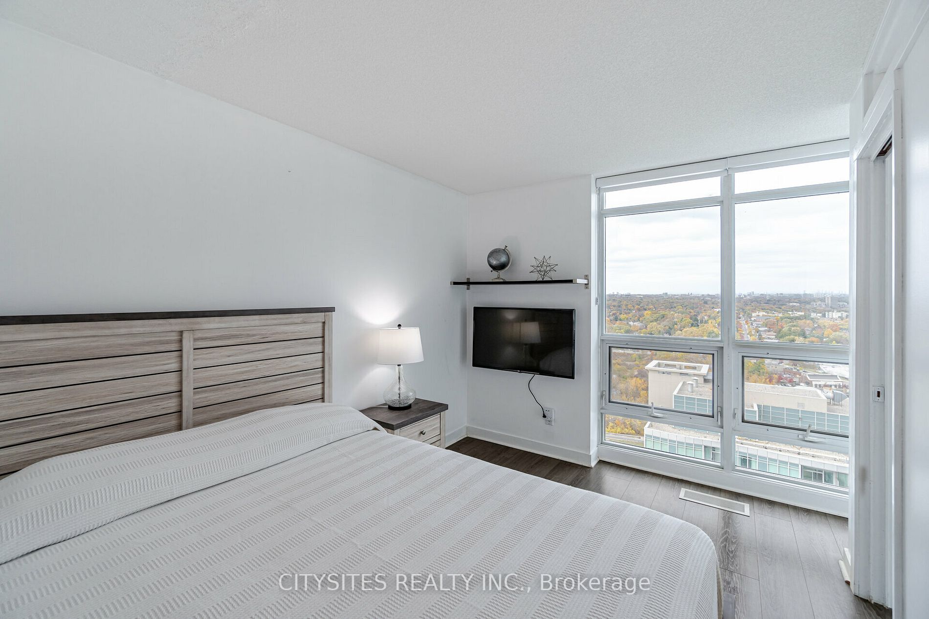 155 Legion Rd N, #Ph2913