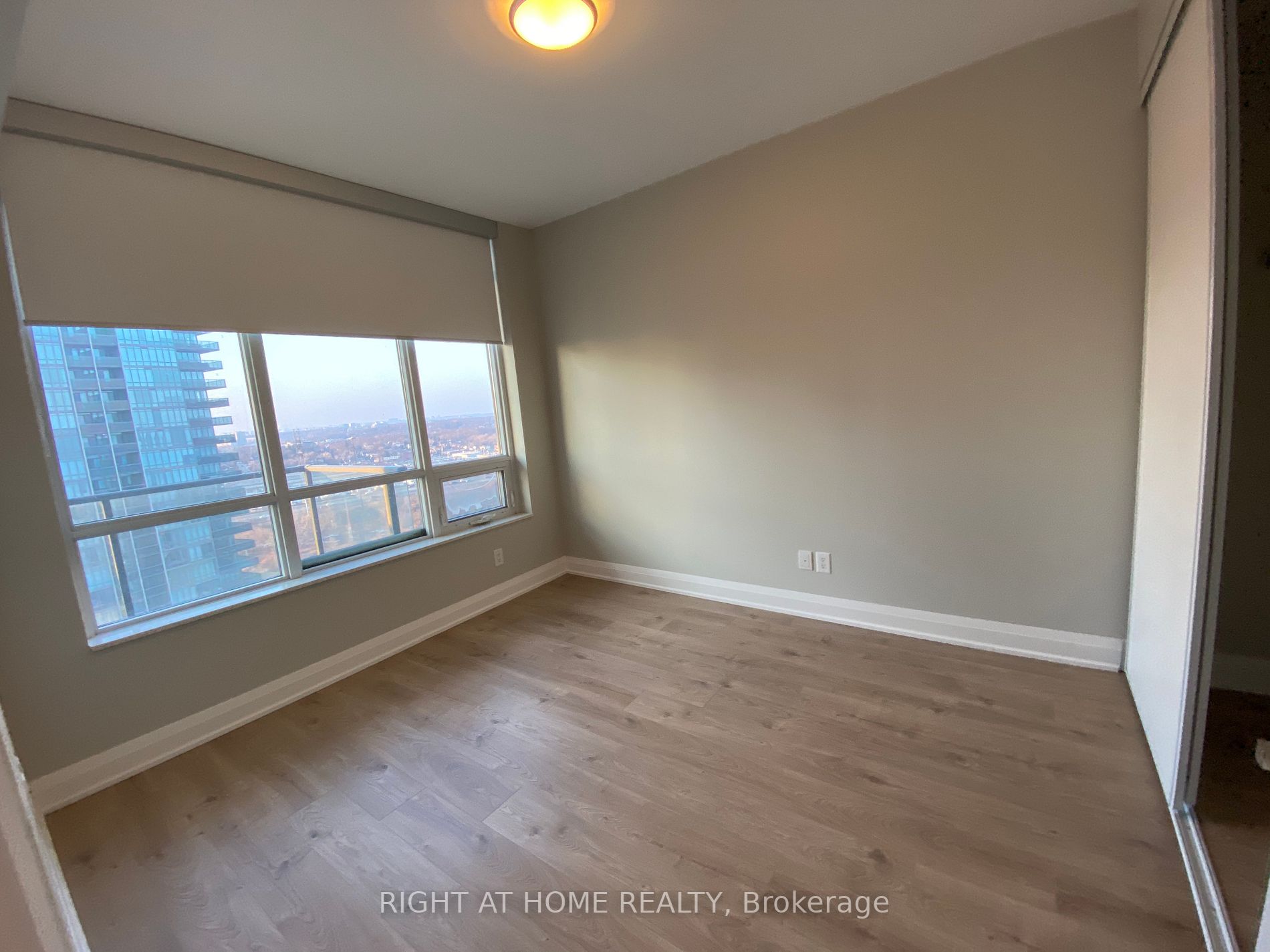 36 Park Lawn Rd, #1907
