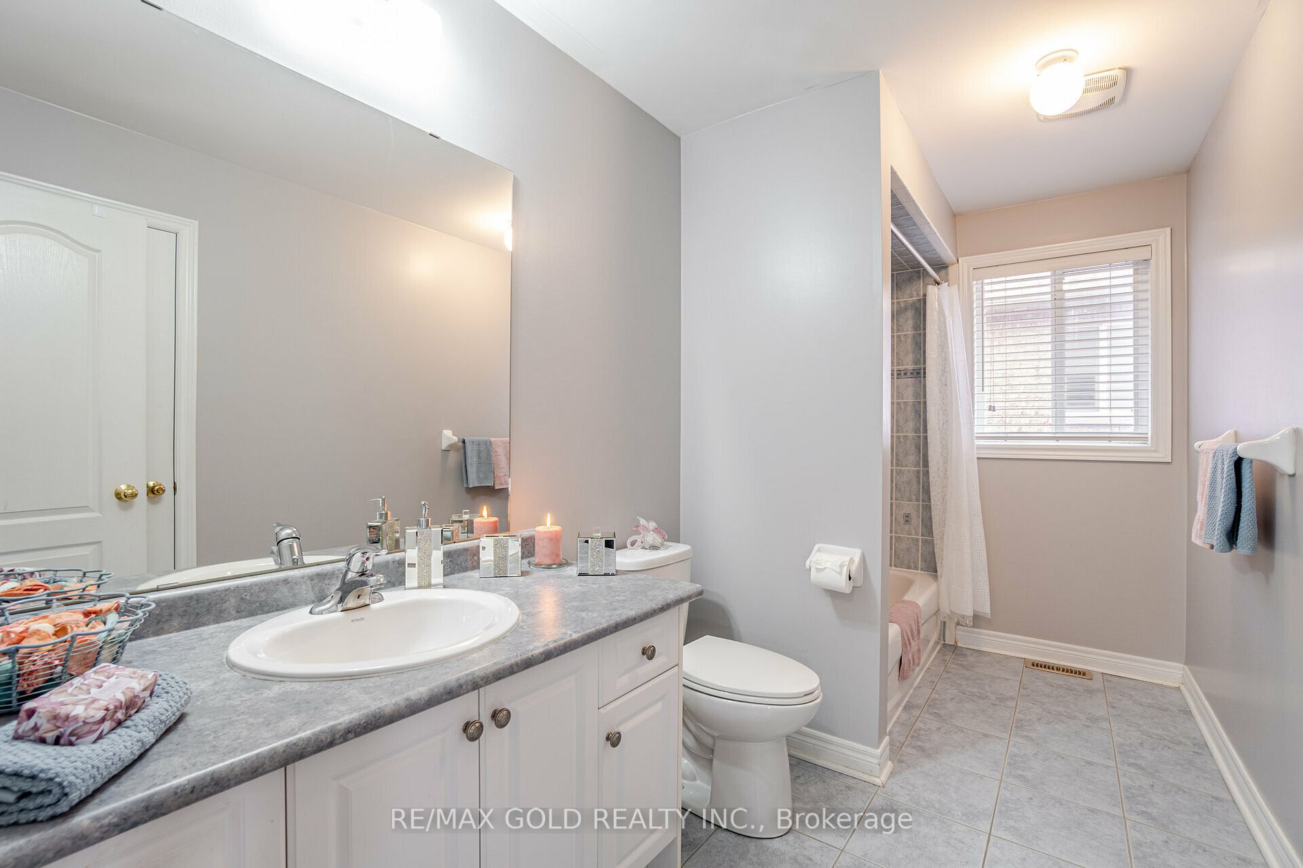 68 Runnymede Cres