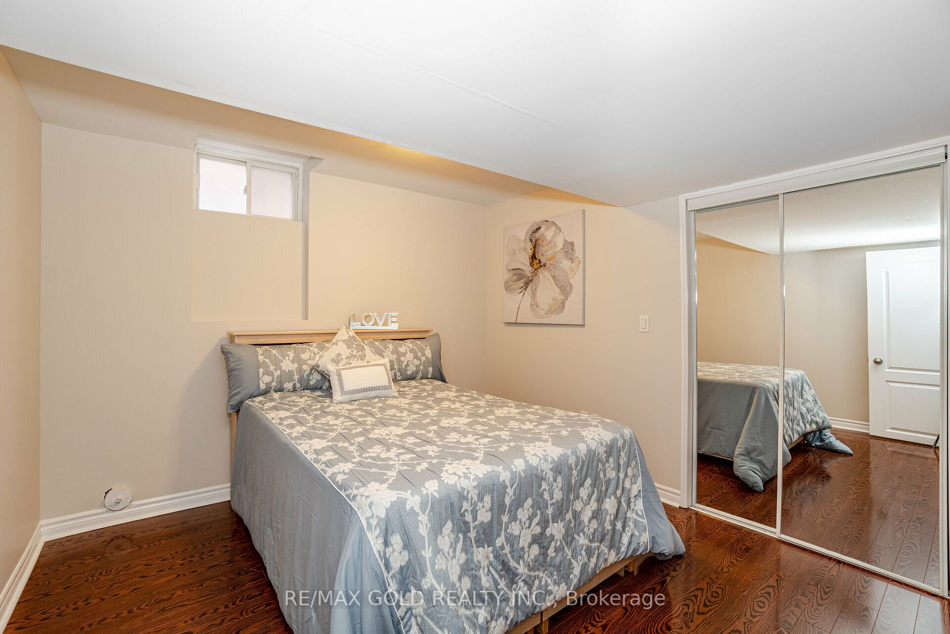 68 Runnymede Cres
