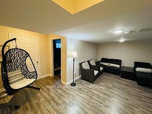 271 Thompson Rd