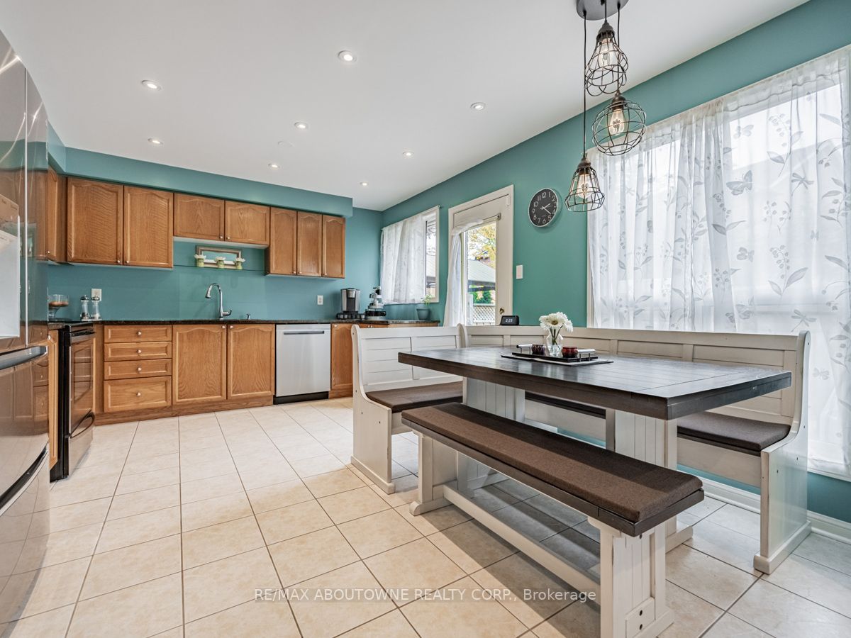 2329 Oakhaven Dr