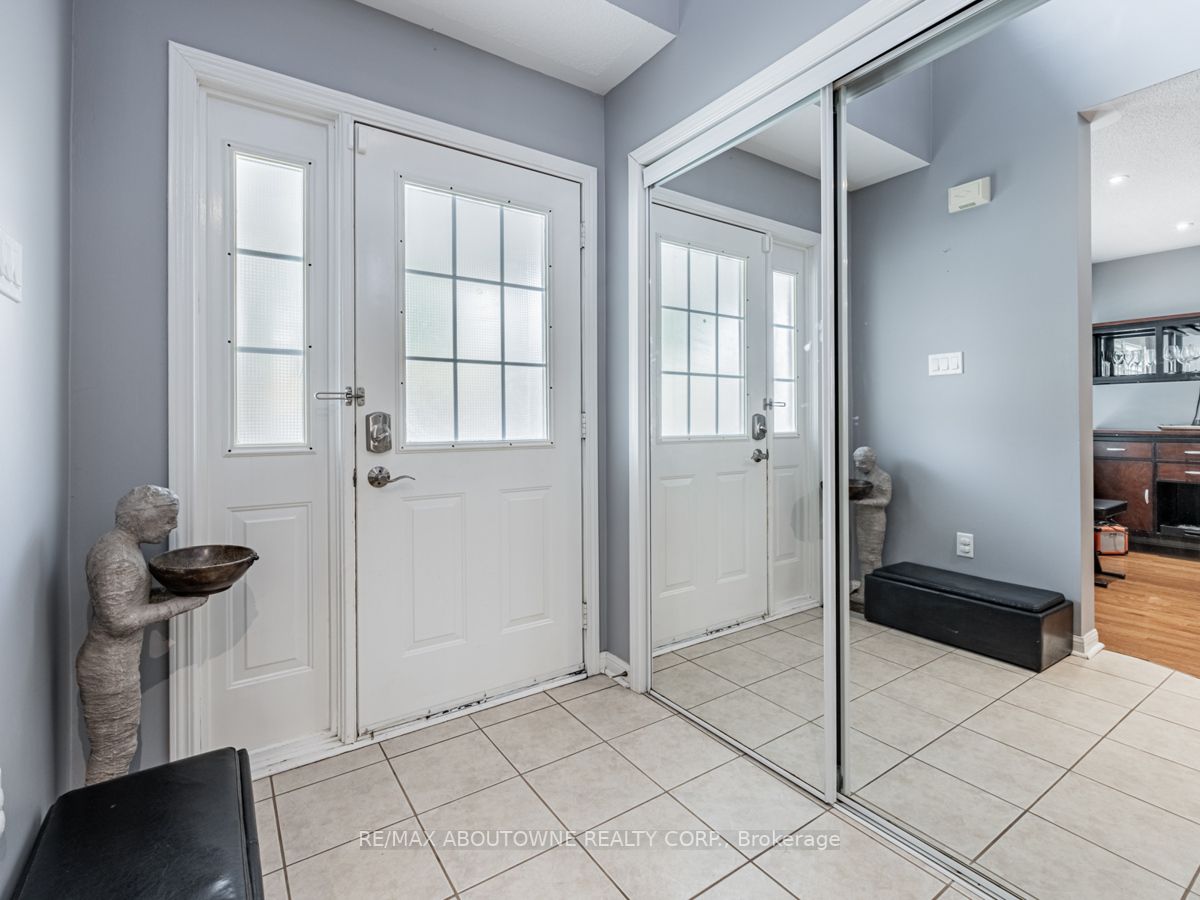 2329 Oakhaven Dr