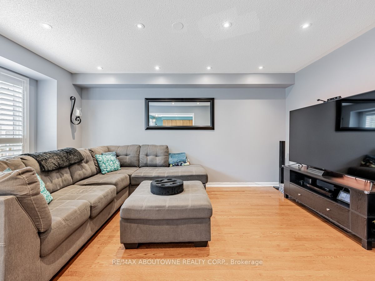 2329 Oakhaven Dr