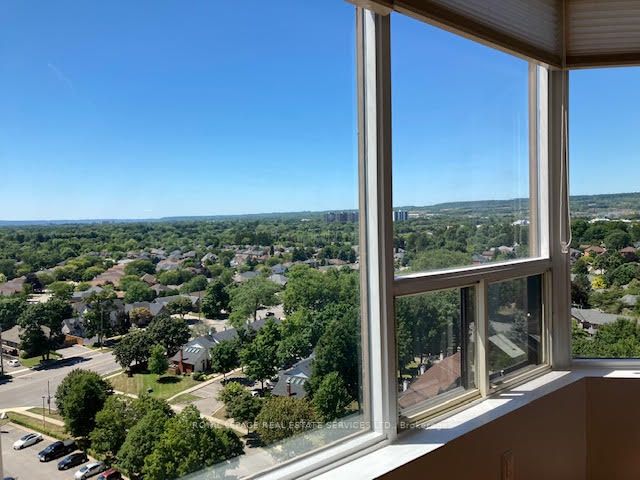 1270 Maple Crossing Blvd, #1612