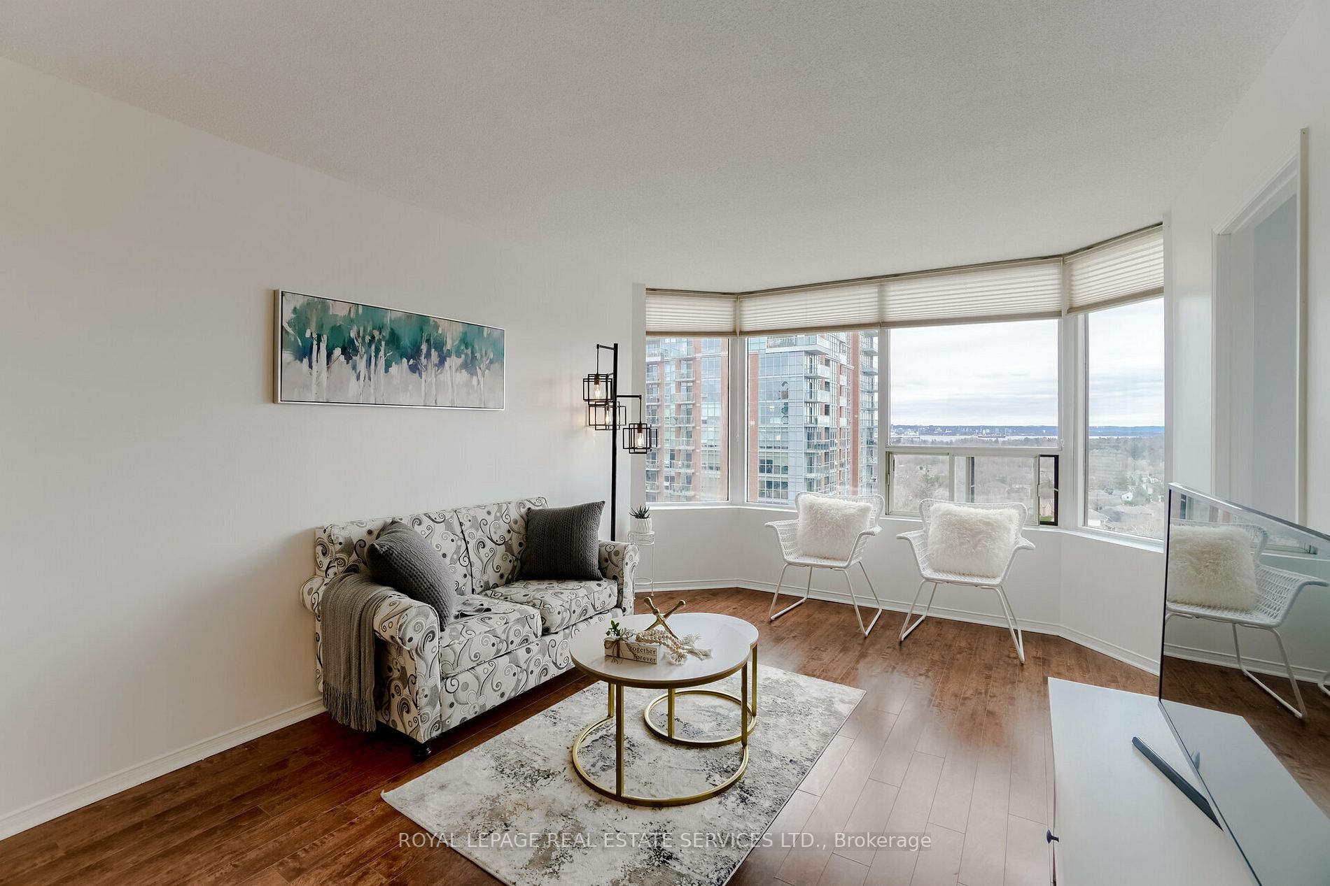 1270 Maple Crossing Blvd, #1612