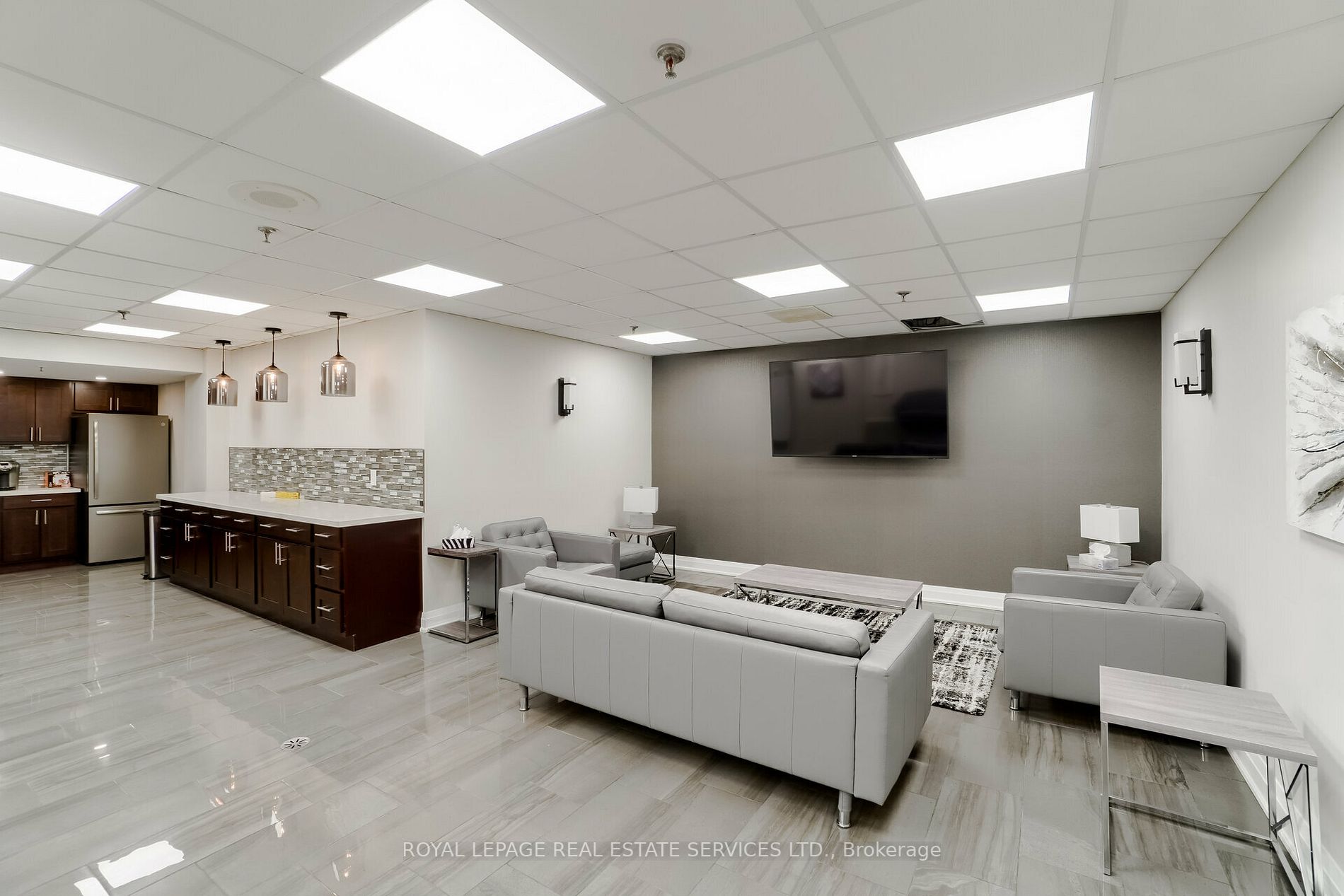 1270 Maple Crossing Blvd, #1612