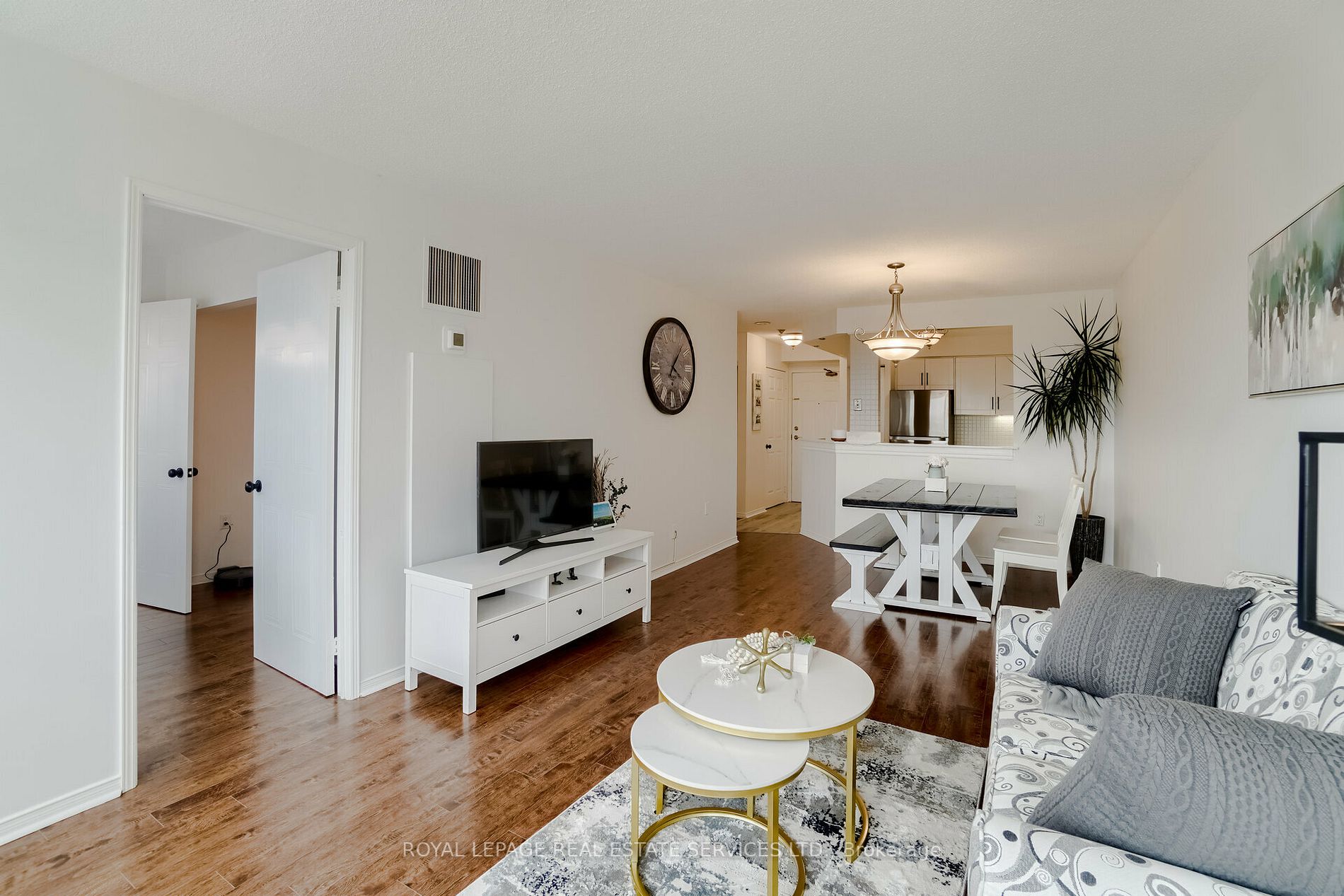 1270 Maple Crossing Blvd, #1612