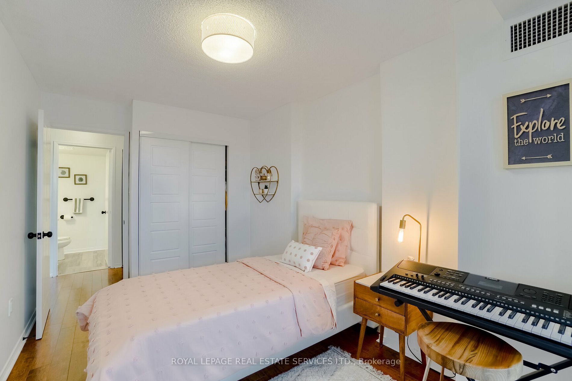 1270 Maple Crossing Blvd, #1612