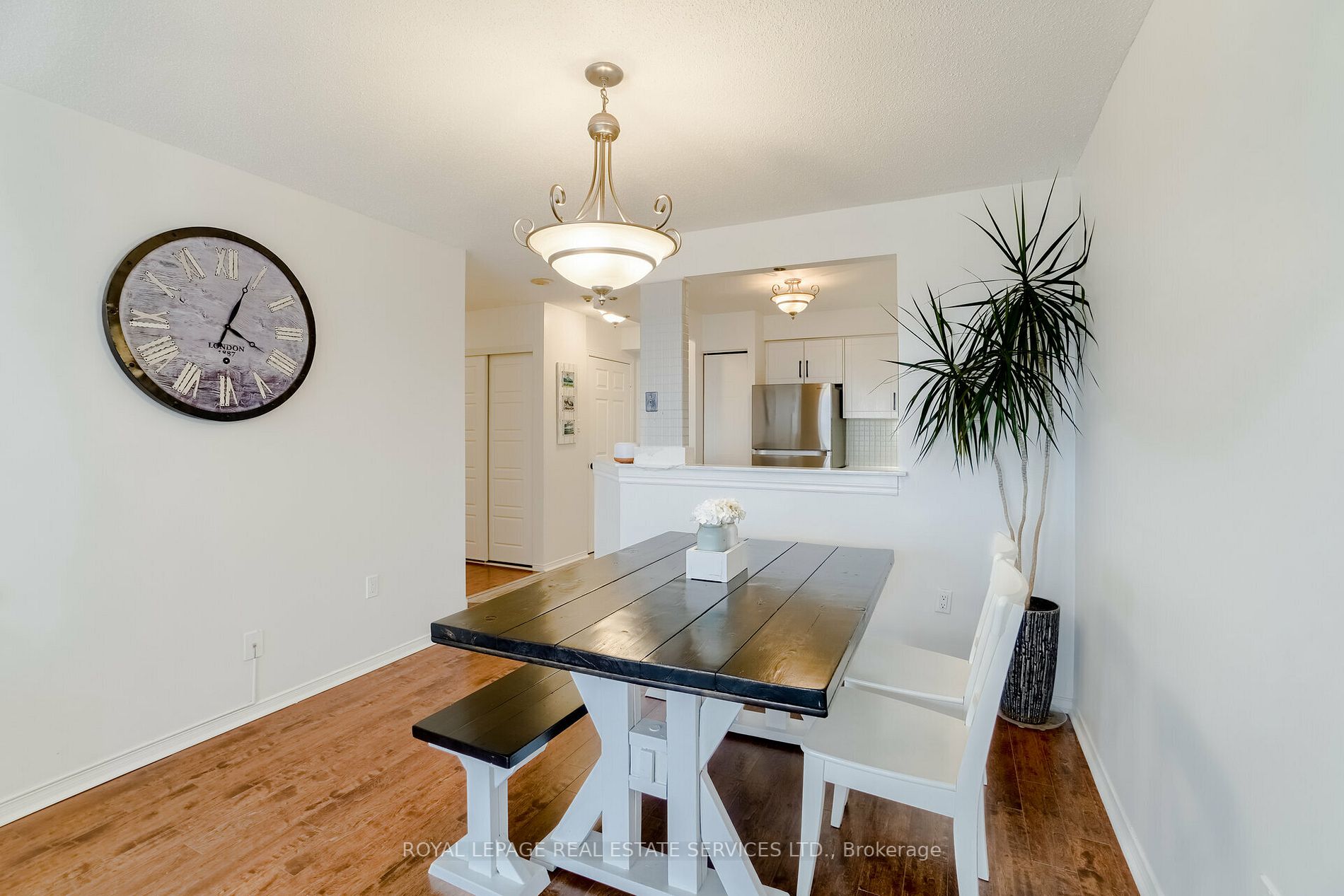 1270 Maple Crossing Blvd, #1612