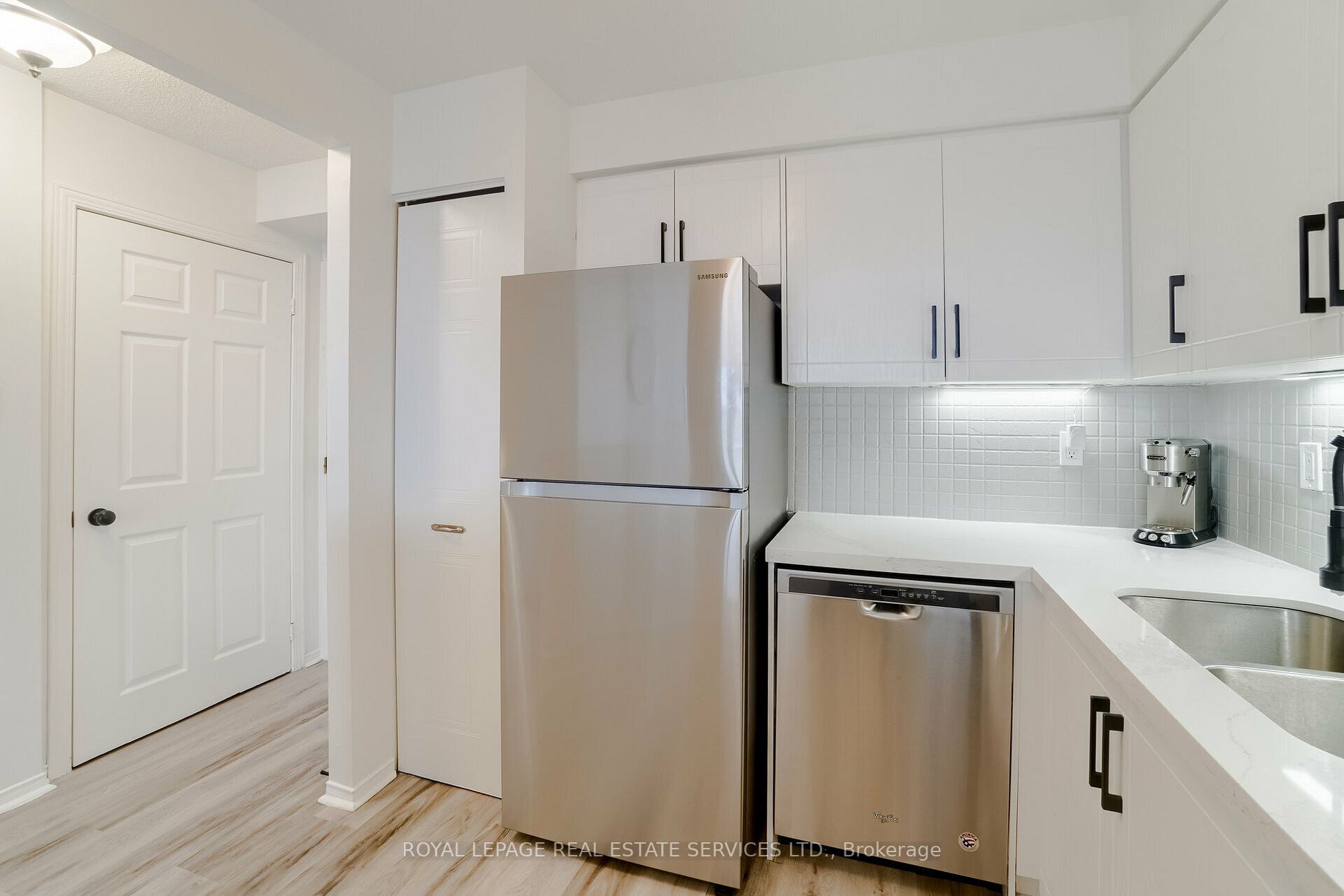 1270 Maple Crossing Blvd, #1612