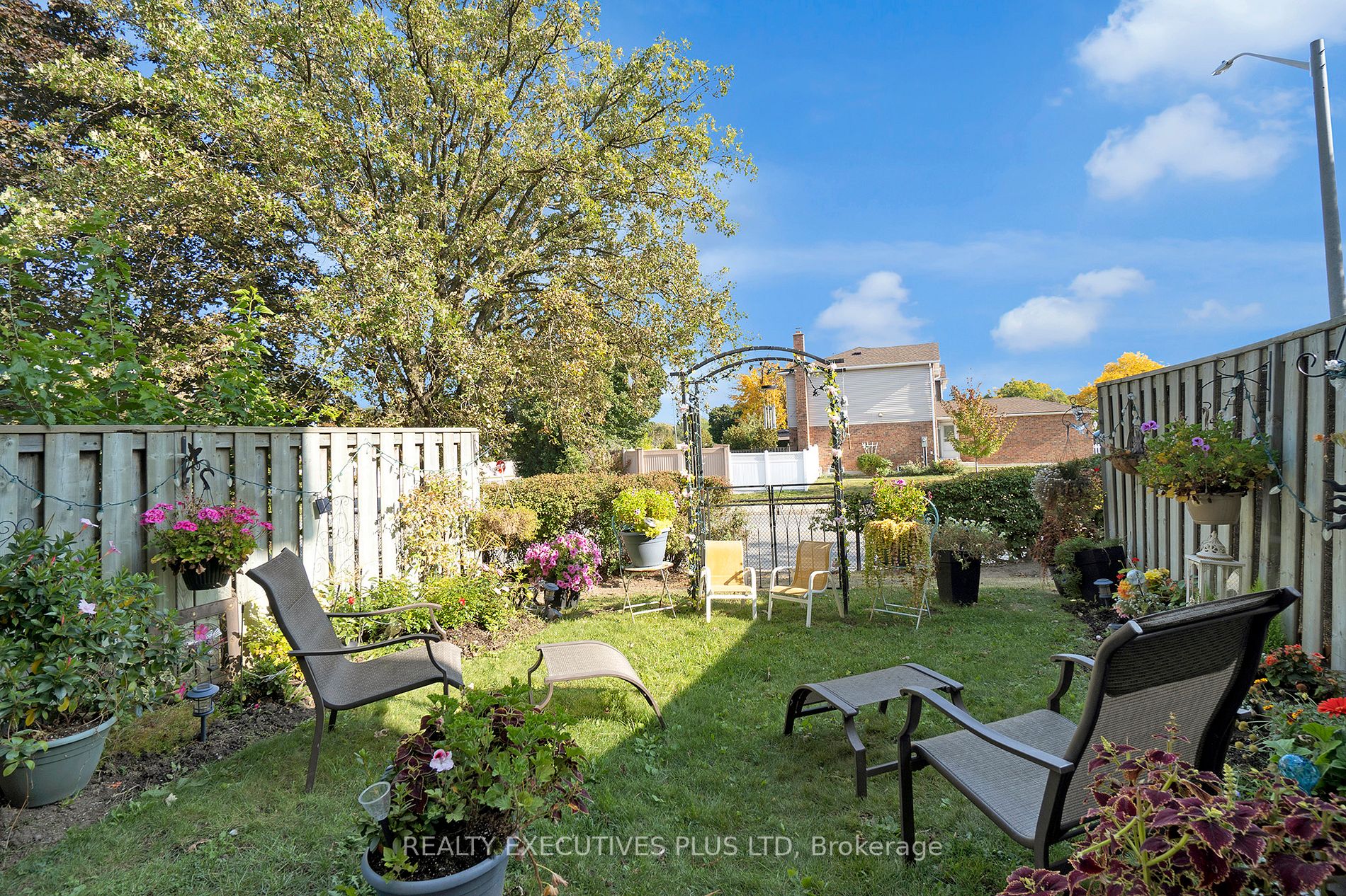 27 Sandringham Crt, #138