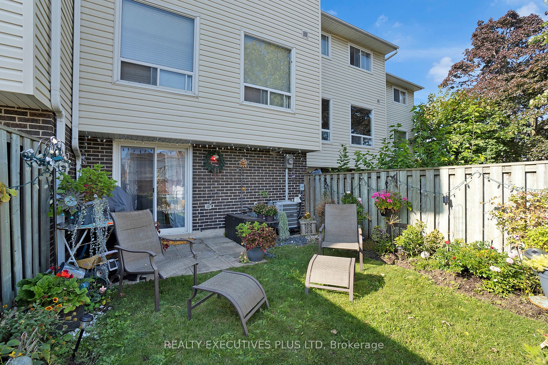 27 Sandringham Crt, #138
