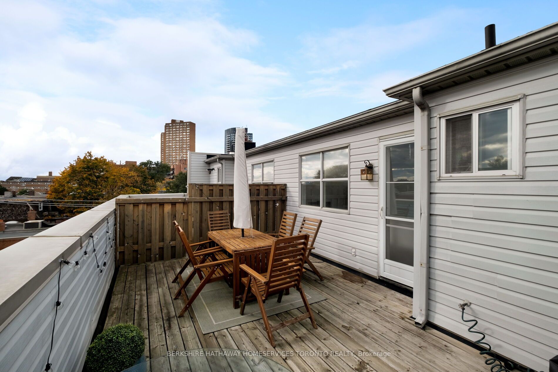 43 Dekoven Mews, #2