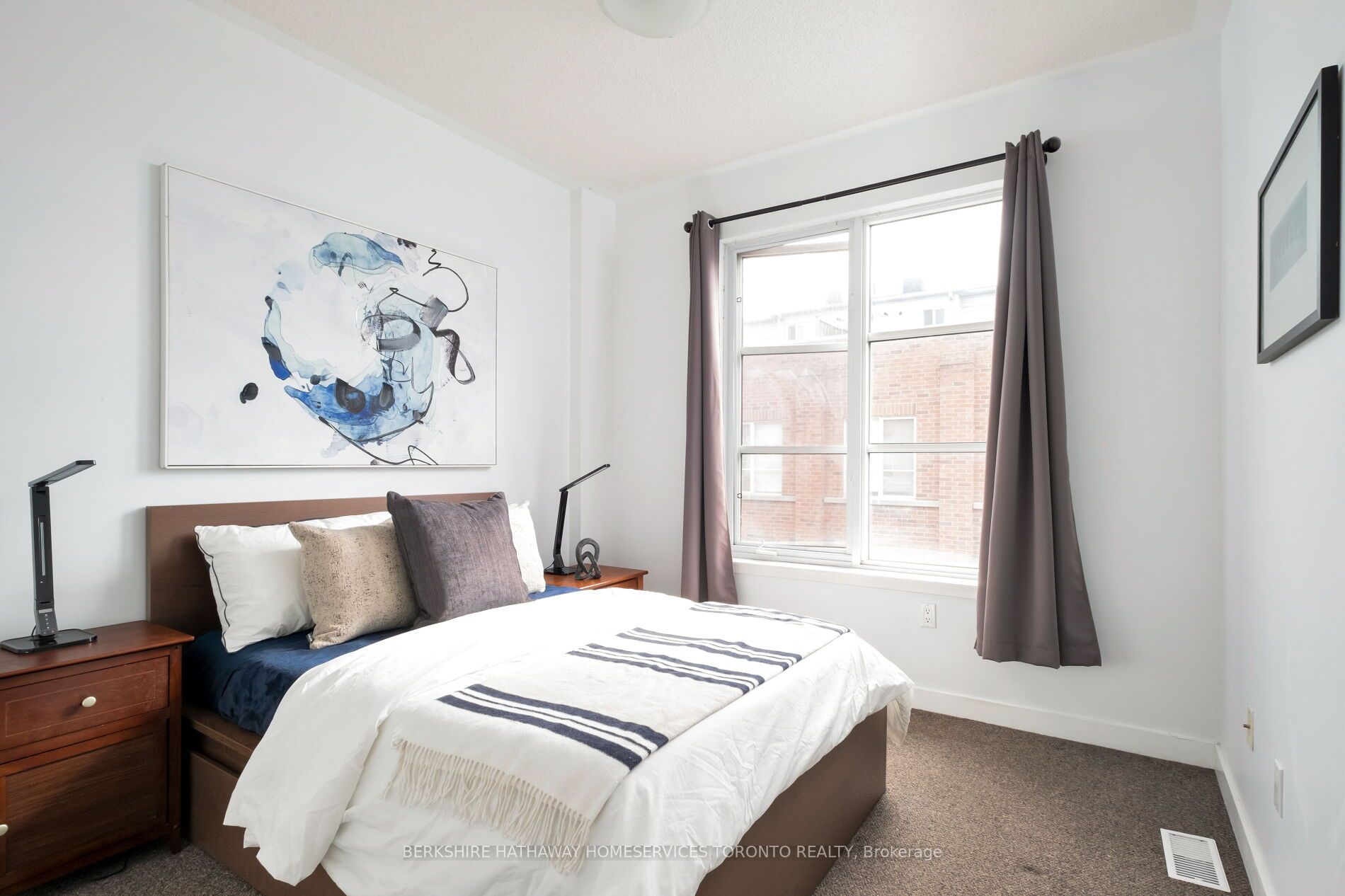 43 Dekoven Mews, #2