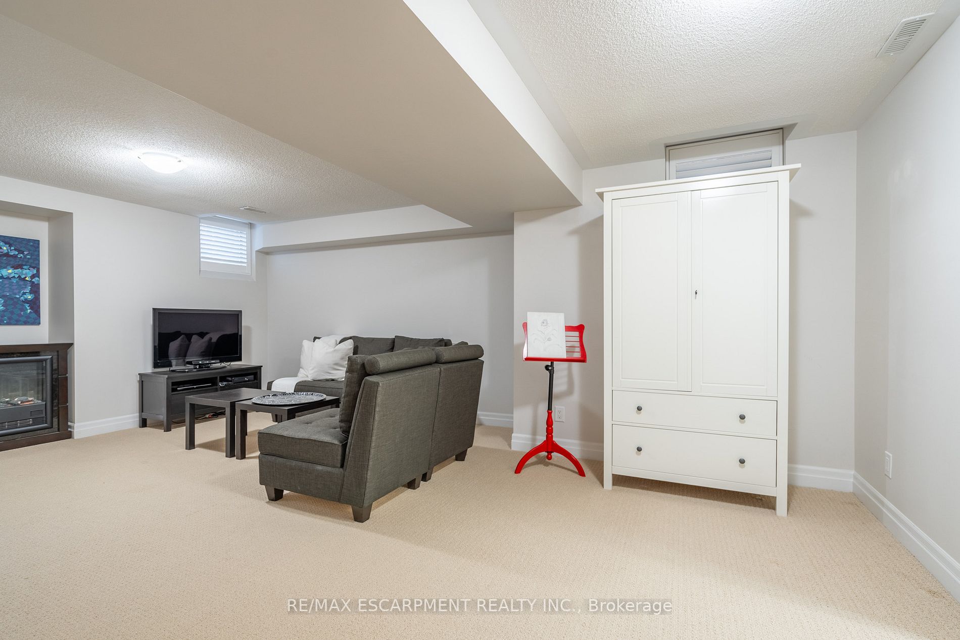 295 Holloway Terr