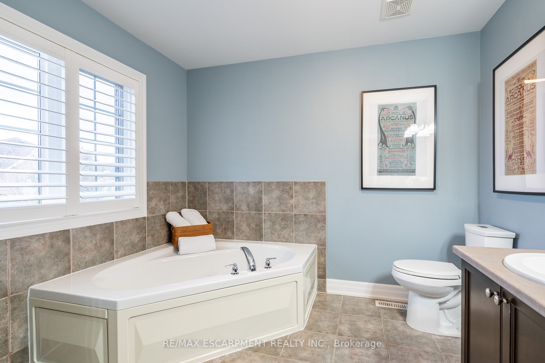295 Holloway Terr
