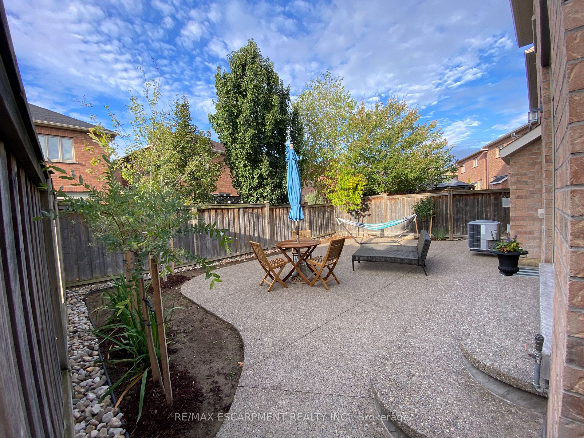 295 Holloway Terr