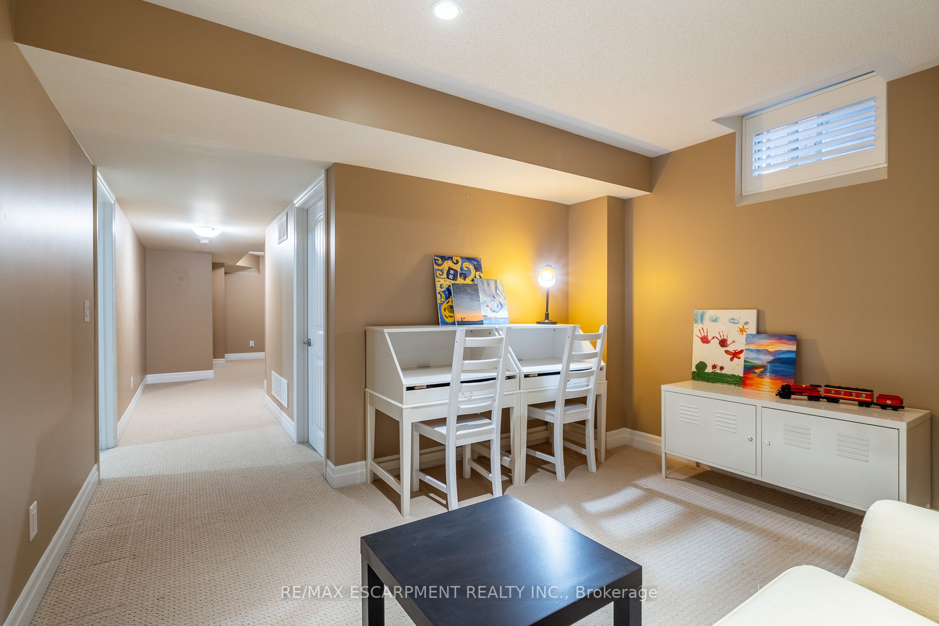 295 Holloway Terr