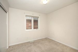 8 Poppythorn Rd