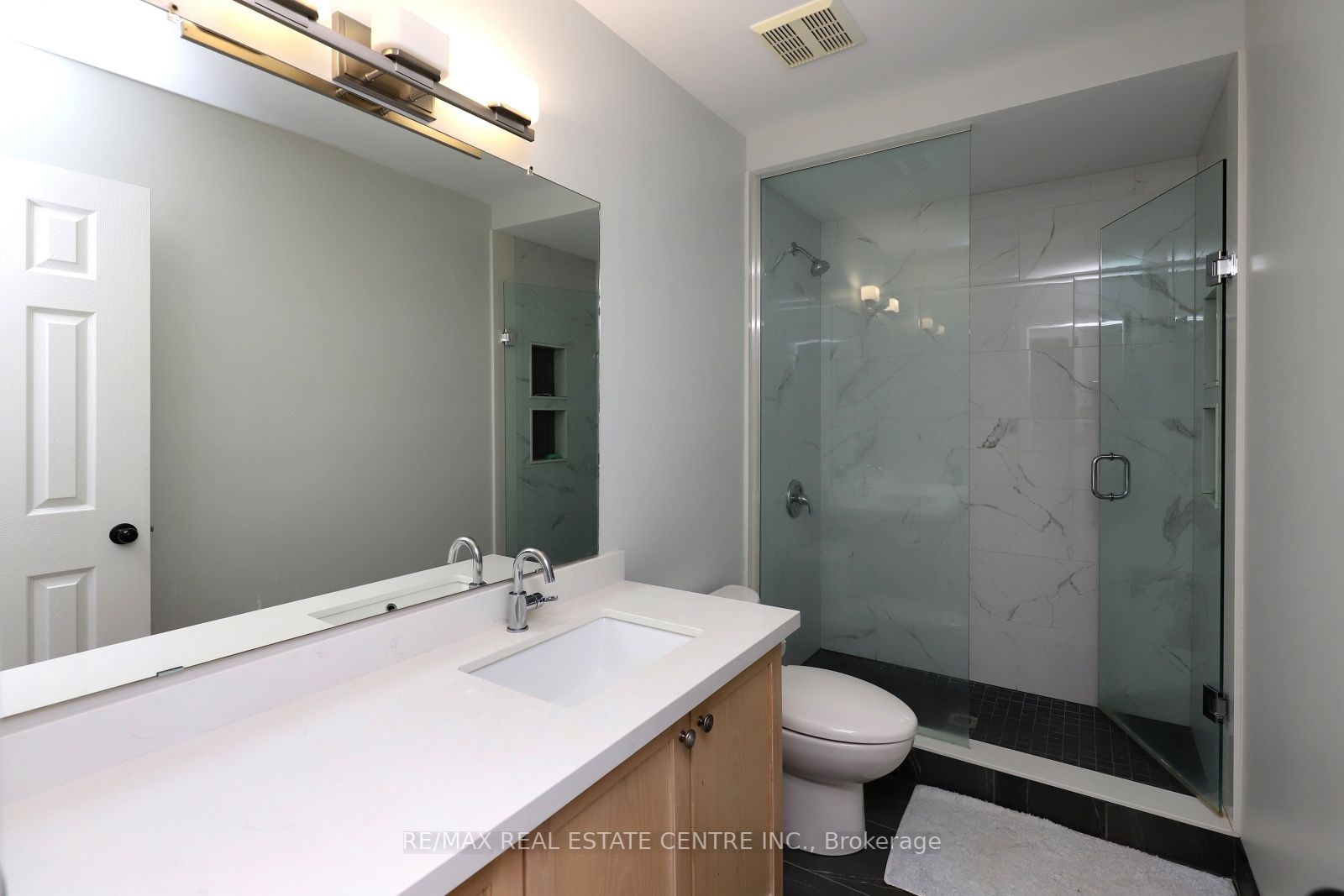 130 Robert St, #26