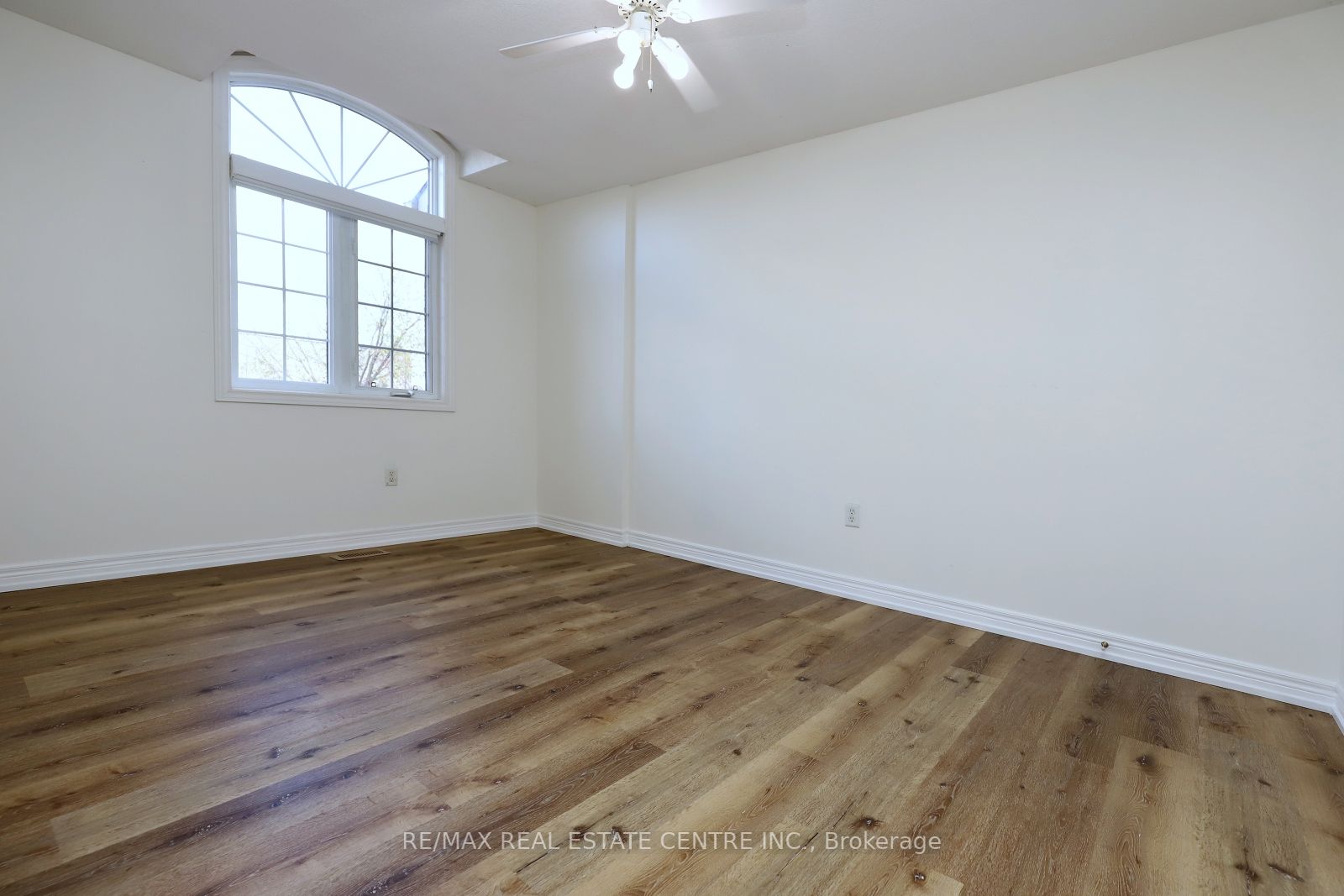 130 Robert St, #26
