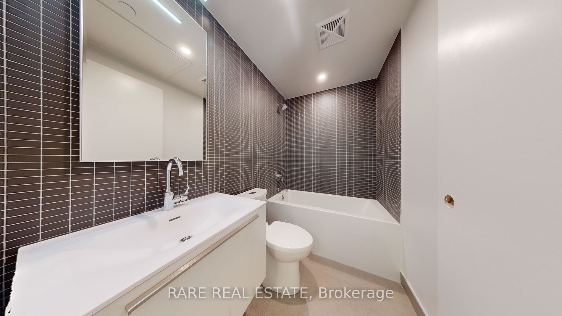 2720 Dundas St W, #317