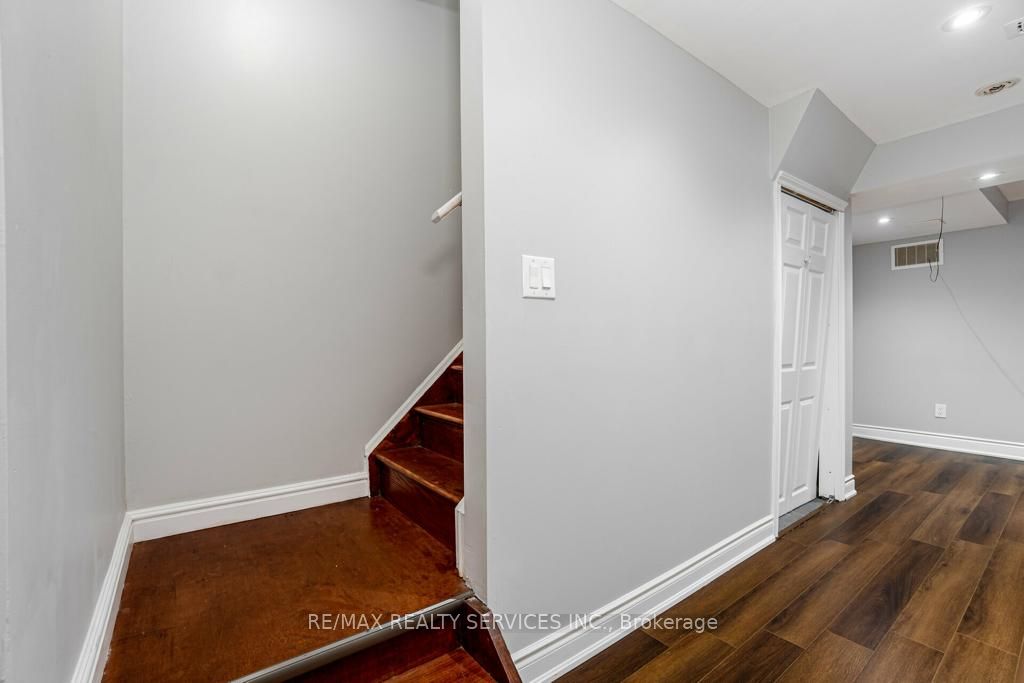 20 Edenvalley Rd