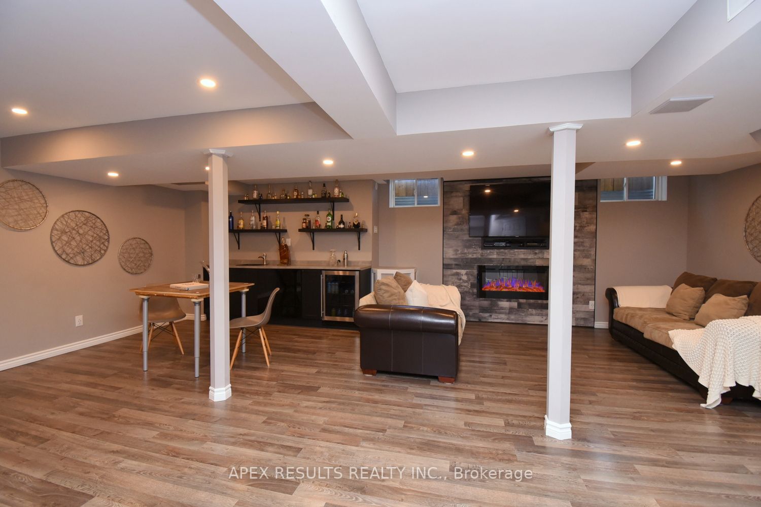 1319 Ruddy Crescent