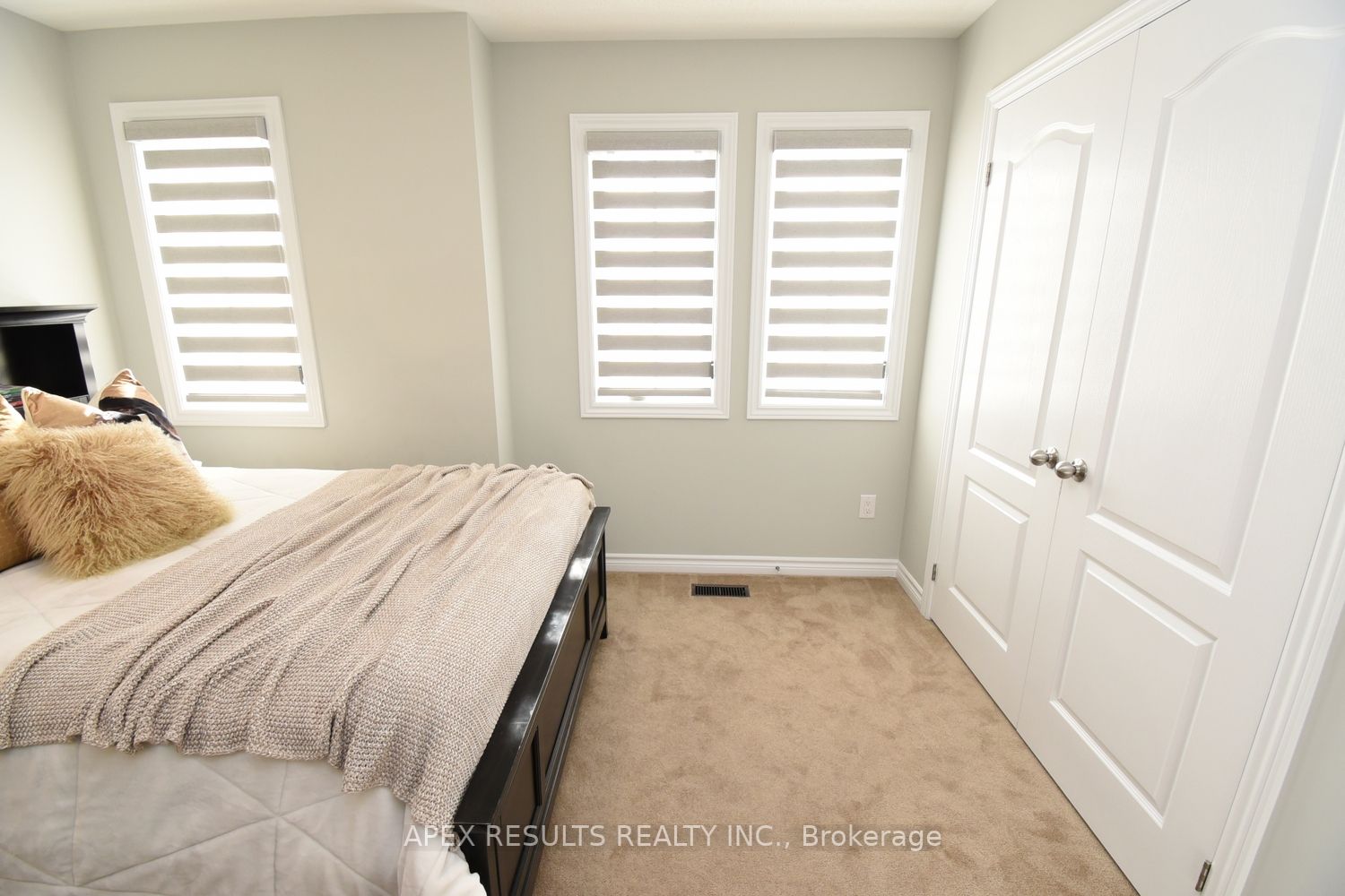 1319 Ruddy Crescent
