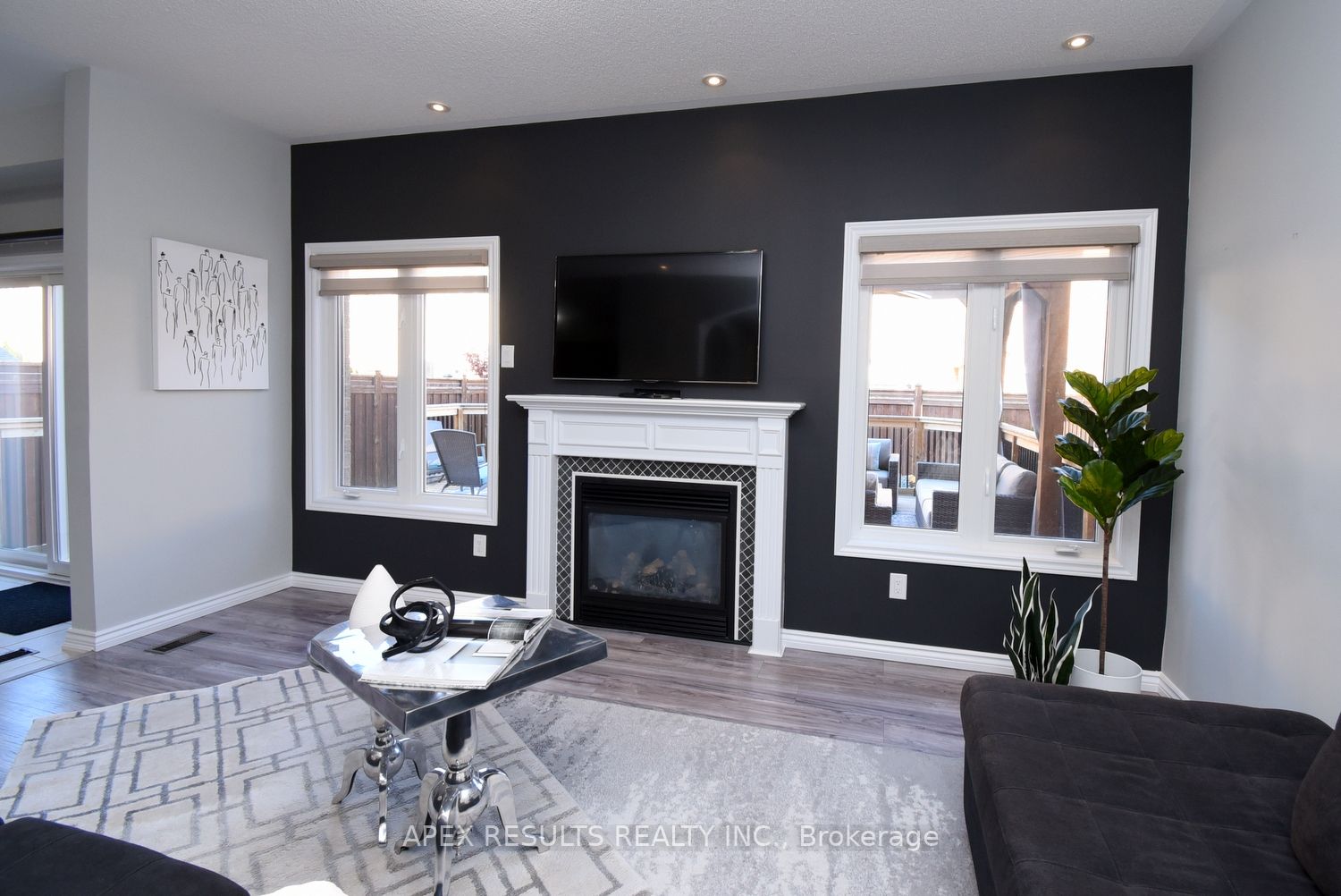 1319 Ruddy Crescent