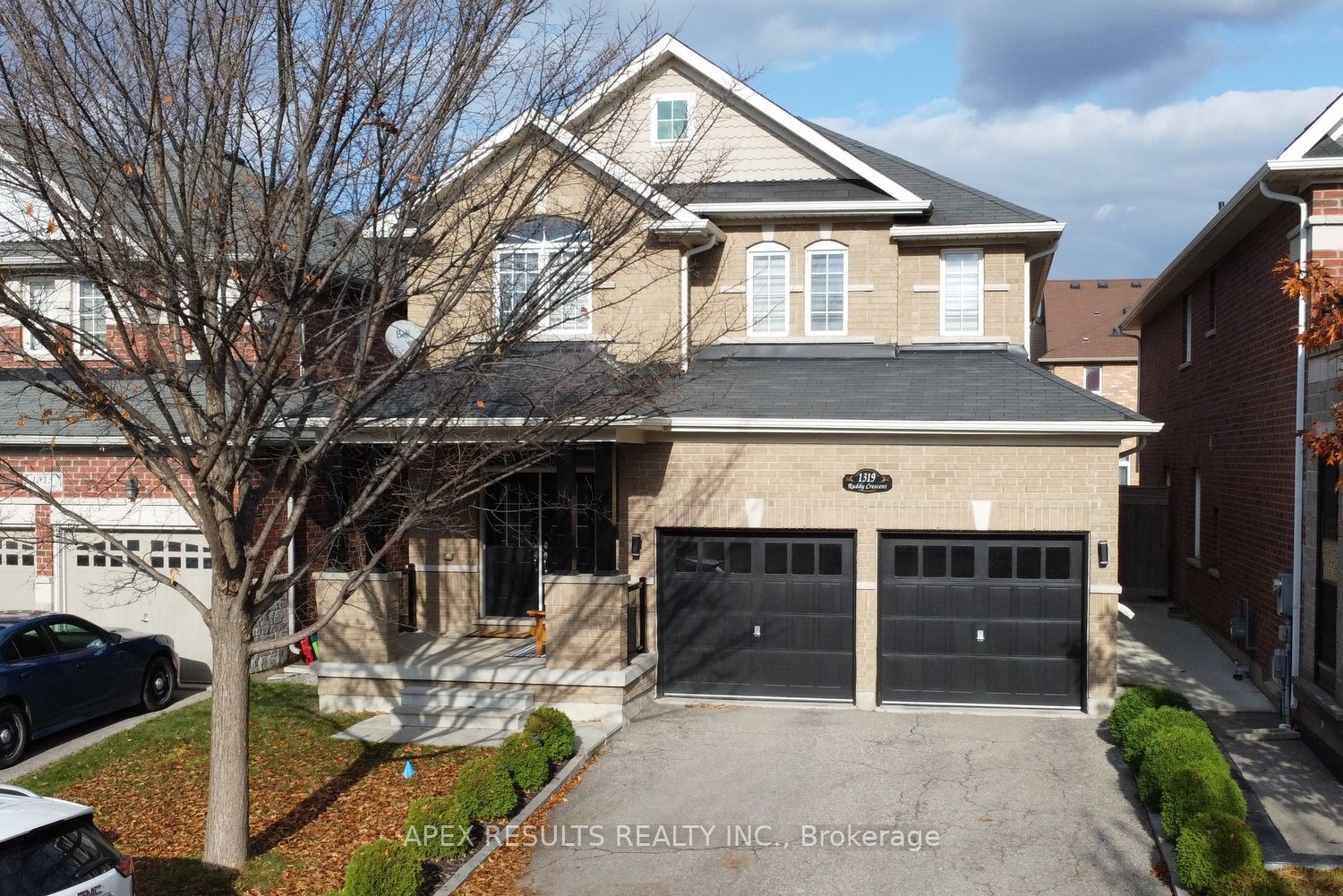 1319 Ruddy Crescent