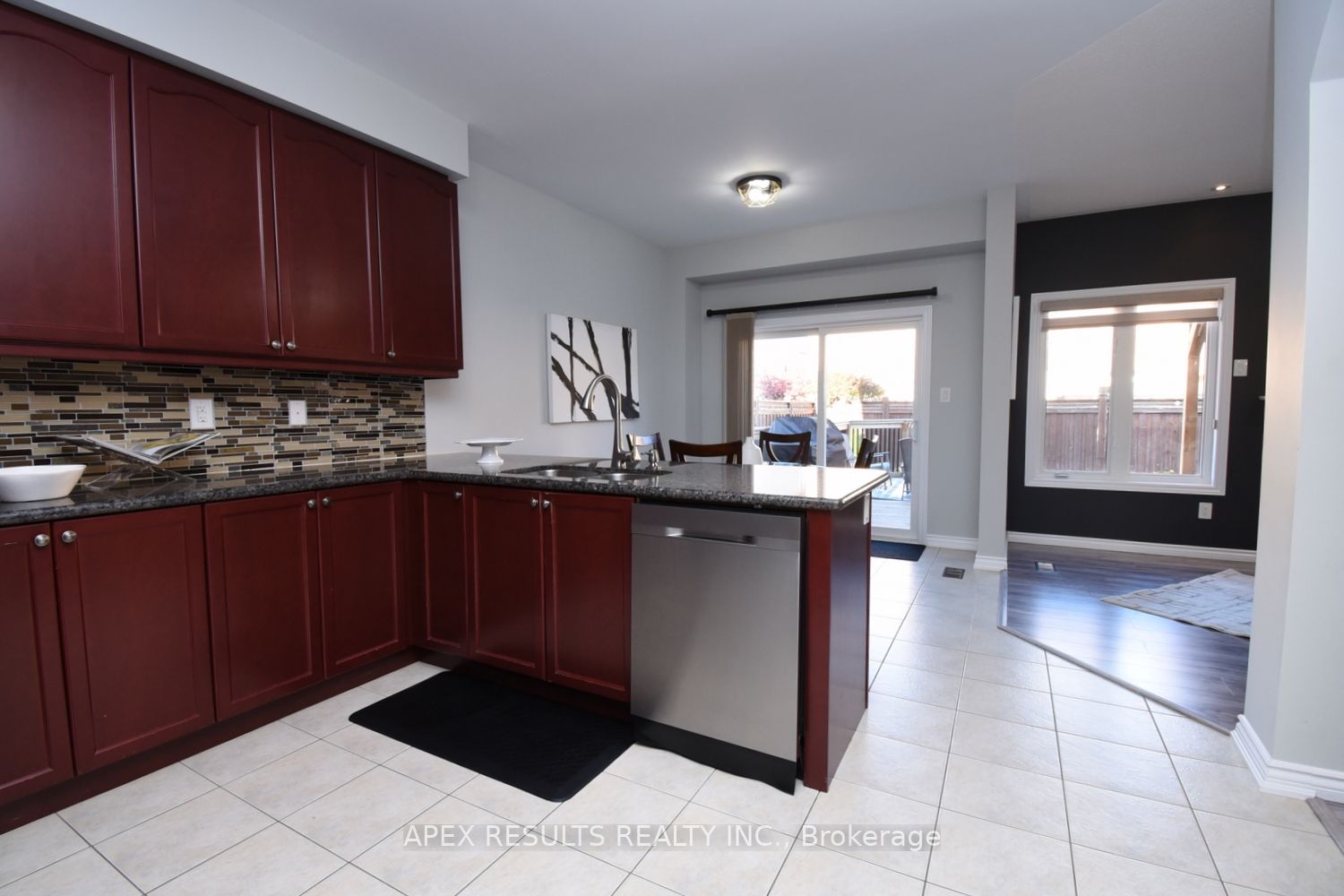 1319 Ruddy Crescent