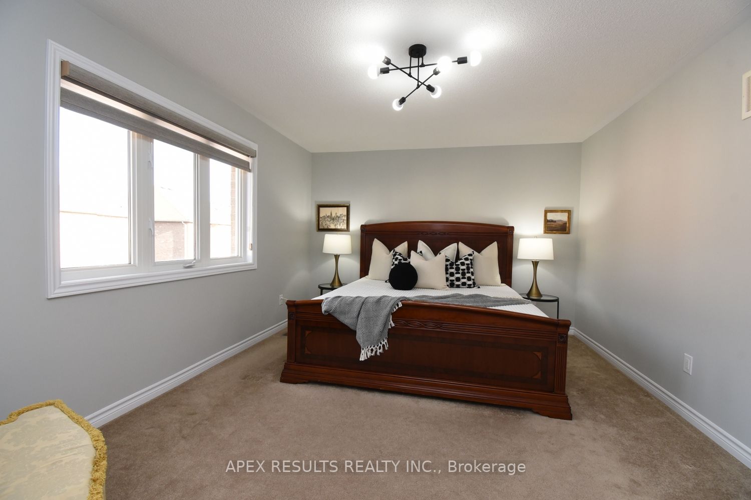 1319 Ruddy Crescent