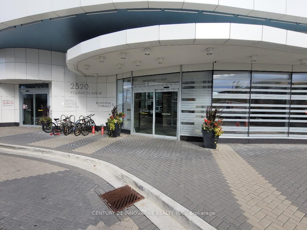 2520 Eglinton Avenue W, #1016