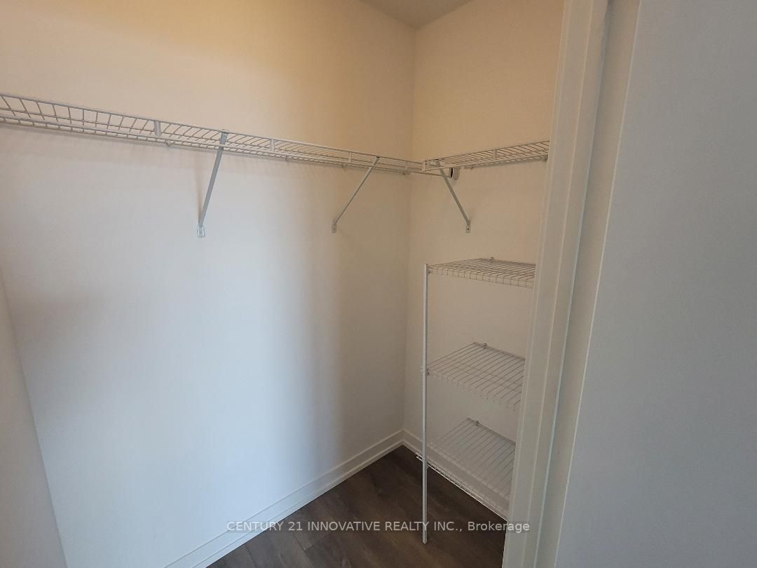 2520 Eglinton Avenue W, #1016