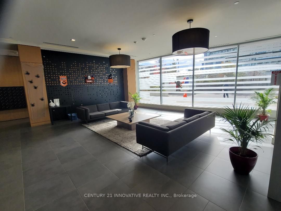 2520 Eglinton Avenue W, #1016