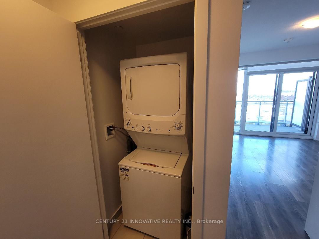 2520 Eglinton Avenue W, #1016