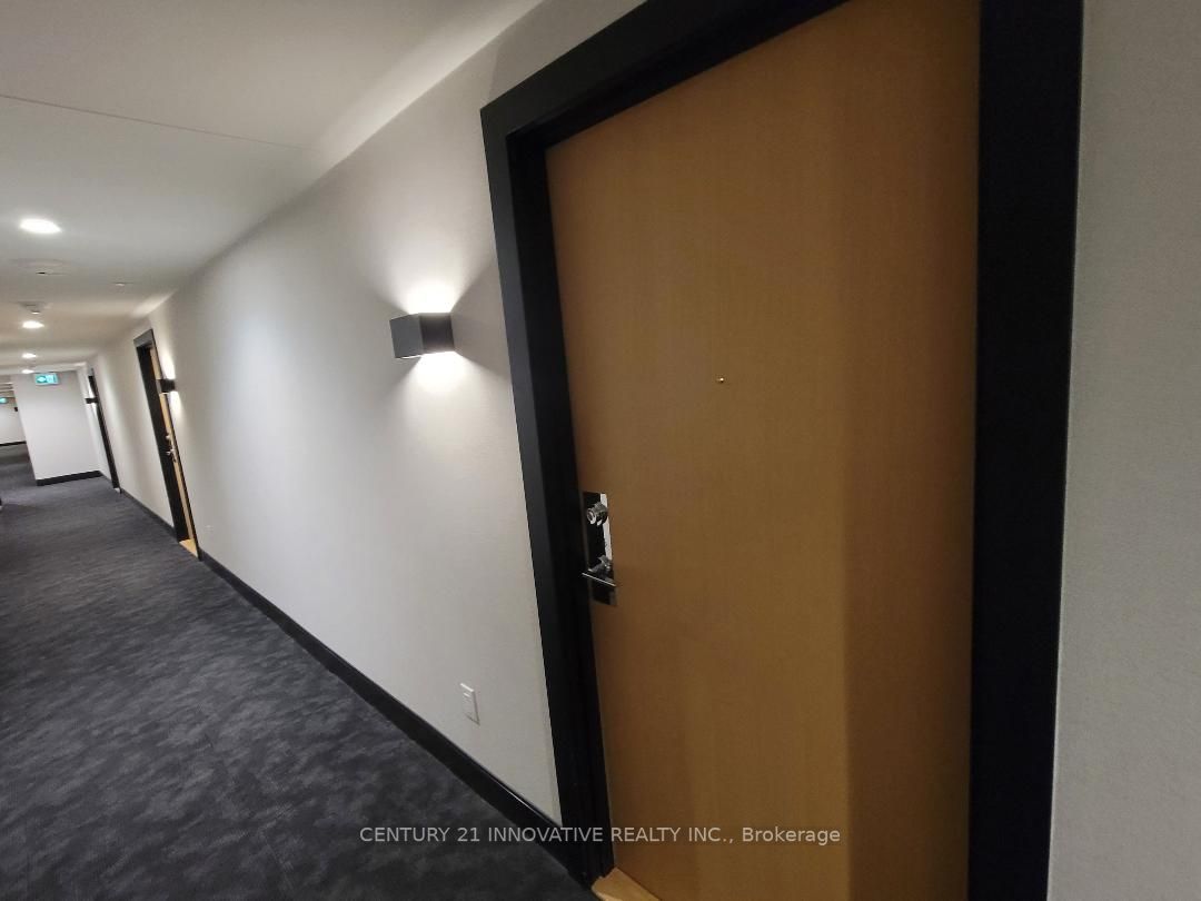2520 Eglinton Avenue W, #1016