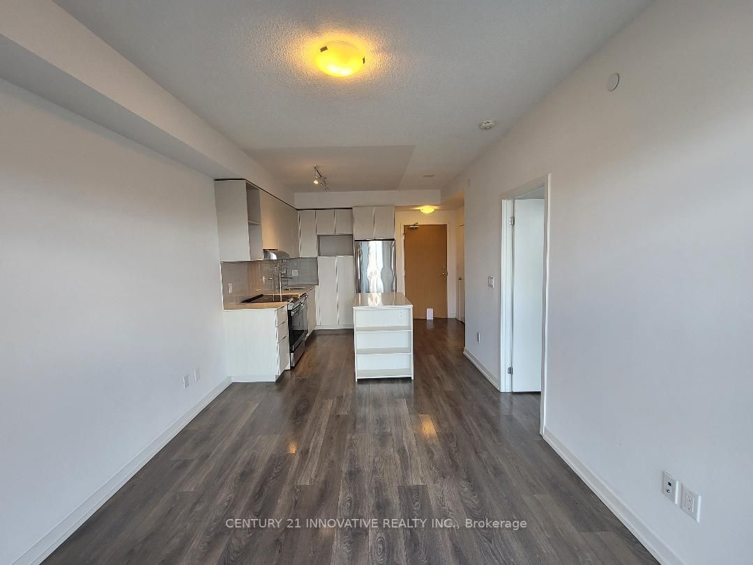 2520 Eglinton Avenue W, #1016