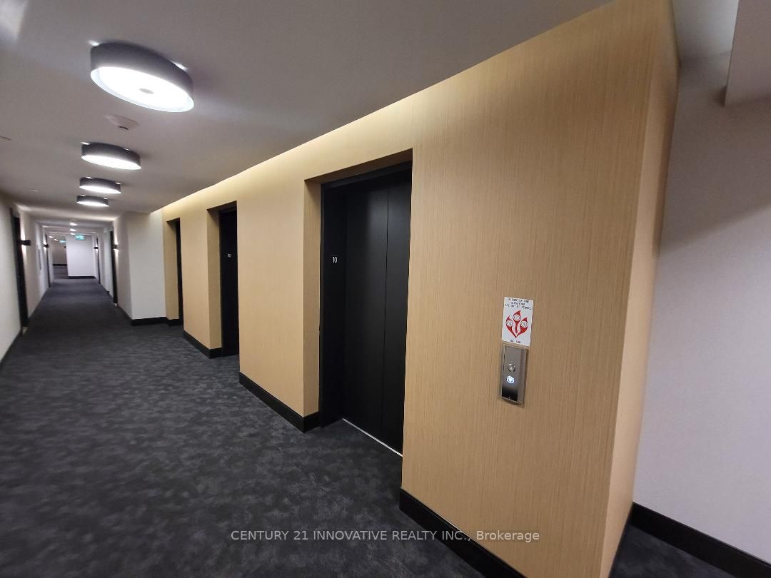 2520 Eglinton Avenue W, #1016