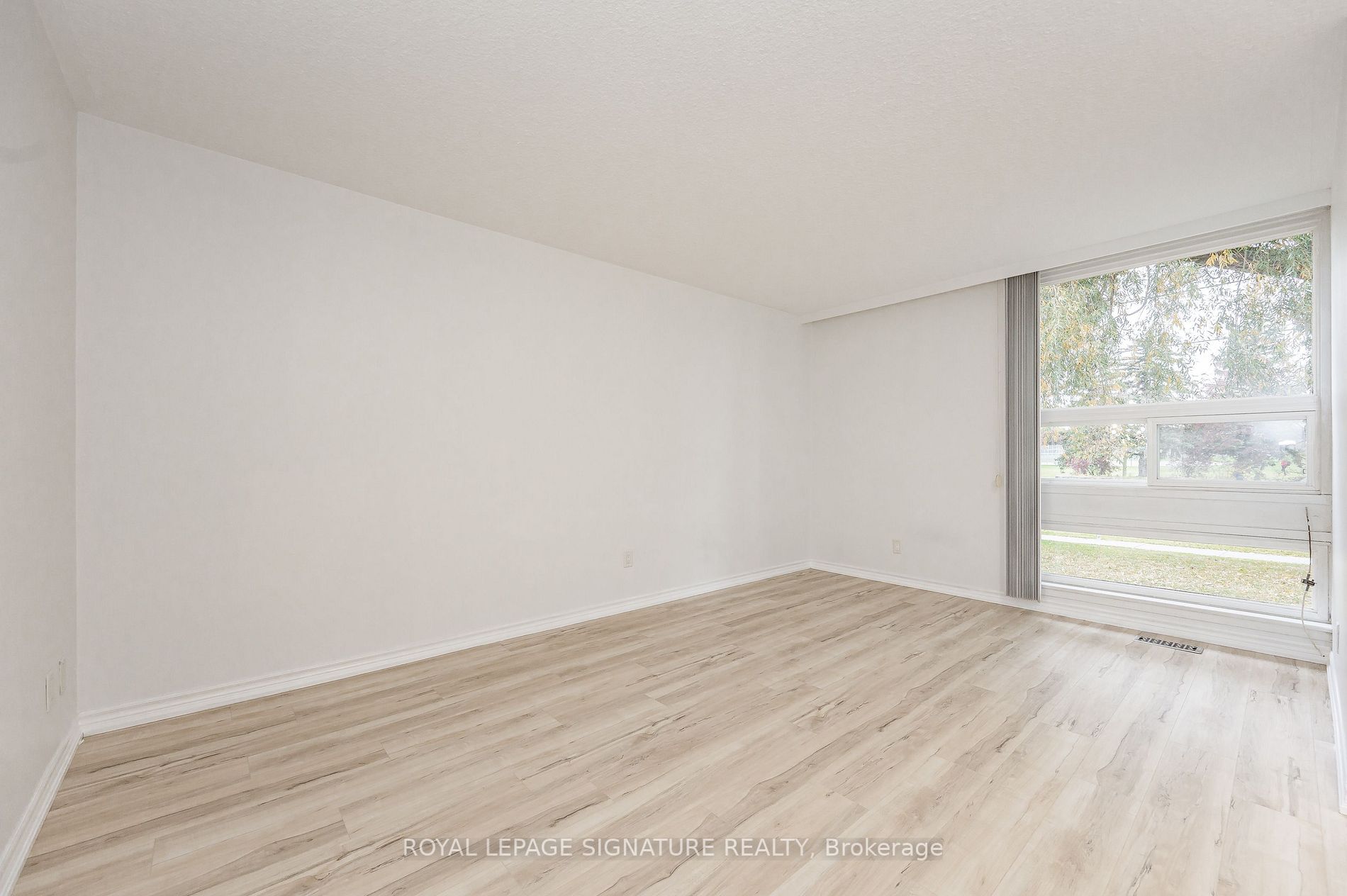3260 The Credit Woodlands, #21
