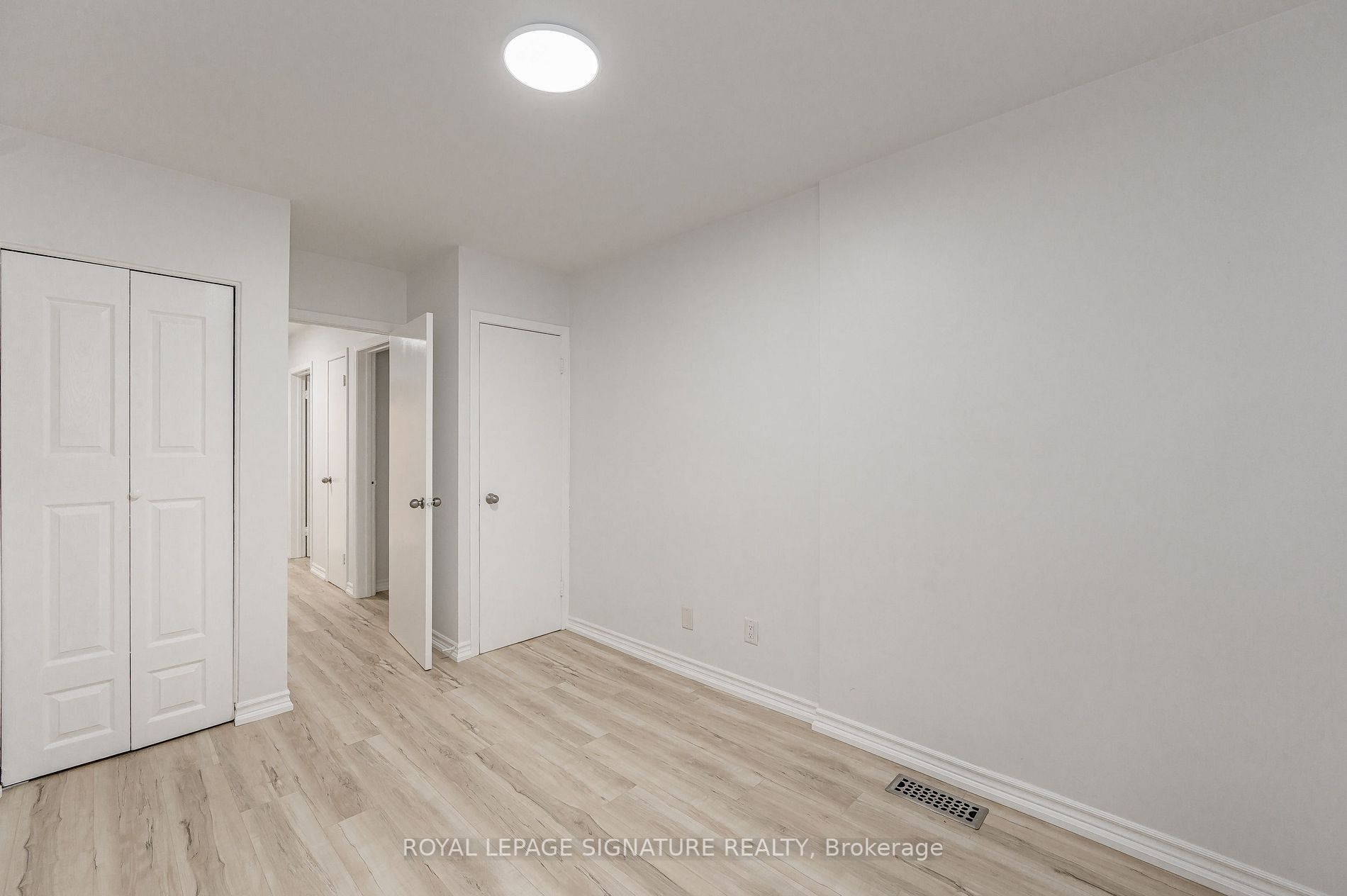 3260 The Credit Woodlands, #21