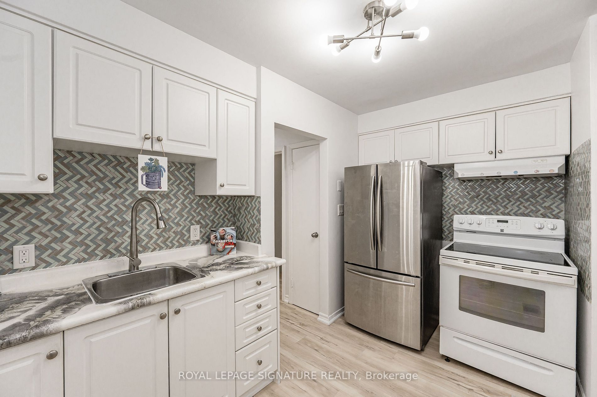 3260 The Credit Woodlands, #21